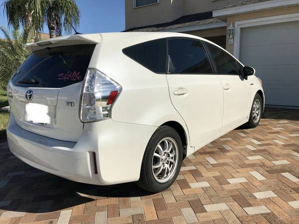 2012 Toyota Prius V wagon for sale by original owner - cars & trucks... for sale in New Port Richey , FL – photo 2