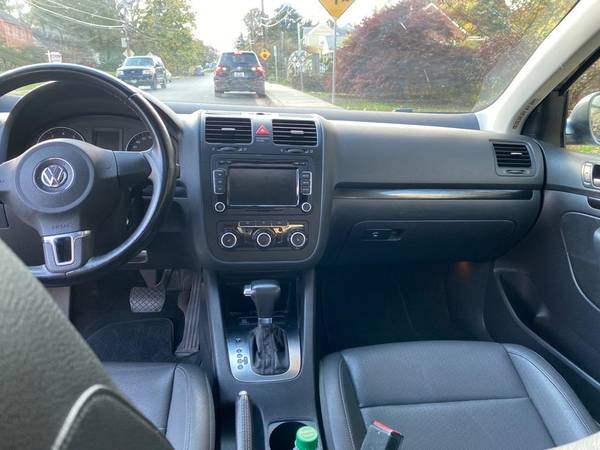 2010 VW Jetta - Great Condition - cars & trucks - by owner - vehicle... for sale in Silver Spring, District Of Columbia – photo 2