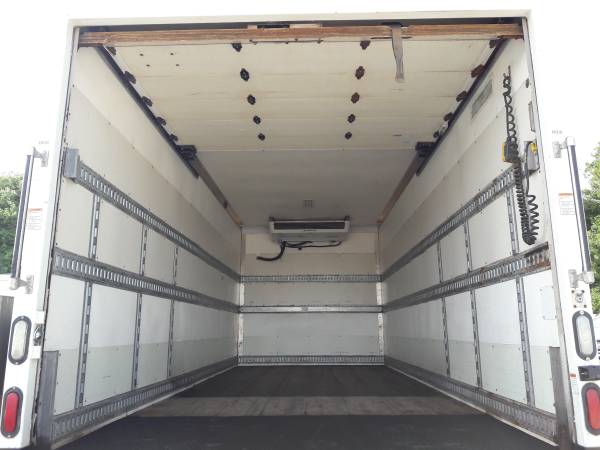 2011 HINO 268 FEEFER/REFRIGERATED TRUCK WITH LIFTGATE-NON CDL - cars for sale in San Jose, CA – photo 2