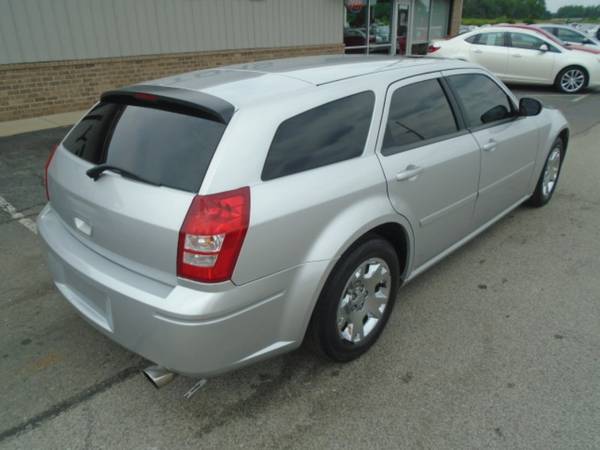 2005 Dodge Magnum SXT for sale in Mooresville, IN – photo 8