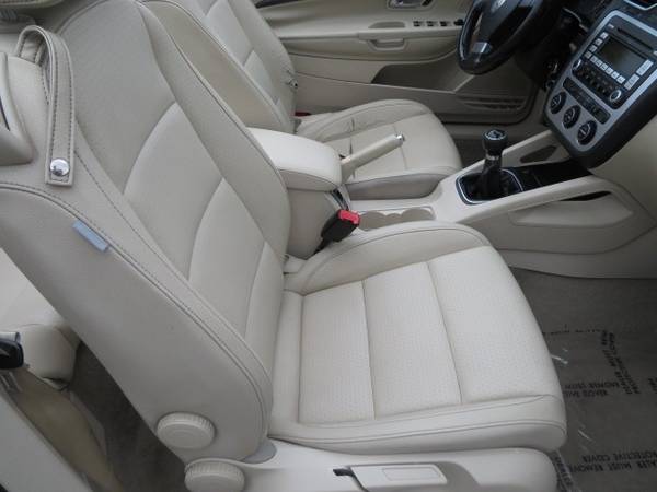 09 vw eos 6 speed manual 135000 miles 4999 - - by for sale in Waterloo, IA – photo 8