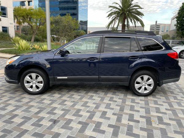 2012 Subaru Outback 2.5i Premium *CLEAN TITLE!* 2 Keys - cars &... for sale in Irvine, CA – photo 4