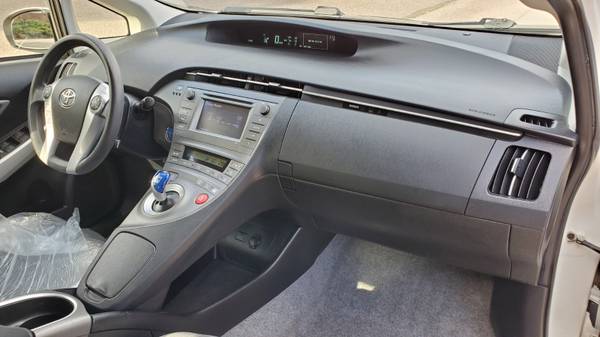 2012 TOYOTA PRIUS / 49MPG / ONLY 41K MILES - cars & trucks - by... for sale in Colorado Springs, CO – photo 15