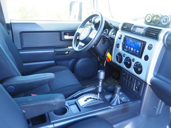 2014 Toyota Fj Cruiser 4WD 4DR AUTO SUV 4x4 Passenger - Lifted for sale in Glendale, AZ – photo 11