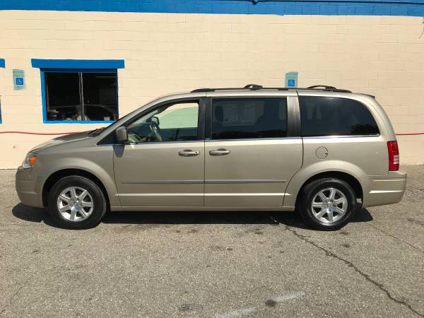 2009 Town and Country V6 3.8L ~ $595 Sign and Drive for sale in Clinton Township, MI – photo 8