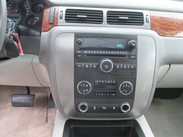 2007 GMC Yukon SLT 4WD - cars & trucks - by dealer - vehicle... for sale in Sioux City, IA – photo 18