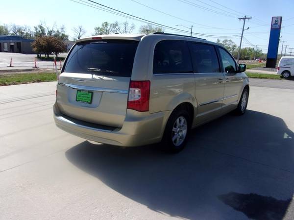 2011 Chrysler Town Country Touring - - by dealer for sale in Cedar Rapids, IA – photo 5