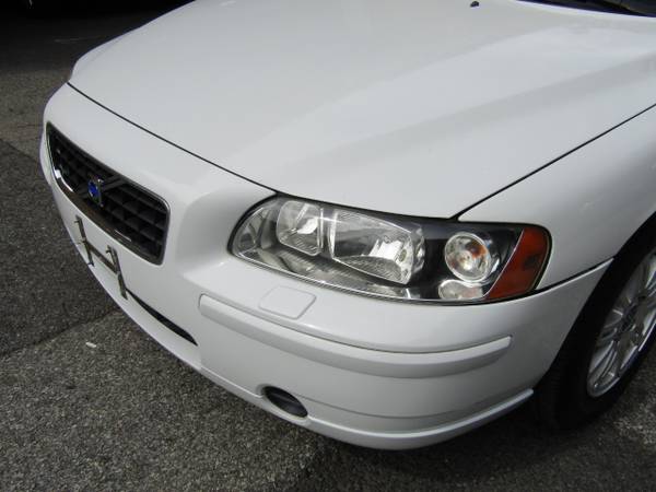 2005 Volvo S60 2.4L, Moonroof, Premium, Cold Pack, like new for sale in Yonkers, NY – photo 24