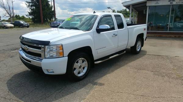 97K MILE....2009 CHEVY SILVERADO Z71 EXT CAB 4X4 - cars & trucks -... for sale in ST CLAIRSVILLE, WV – photo 2