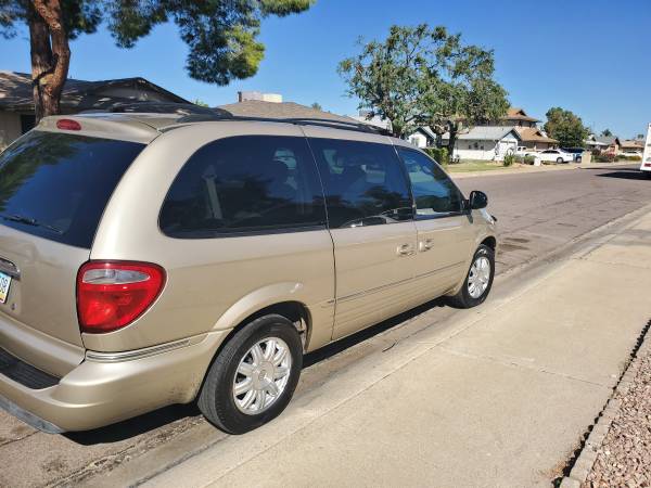 2006 Chrysler town an country stow n go limited 137k miles for sale in Glendale, AZ – photo 4
