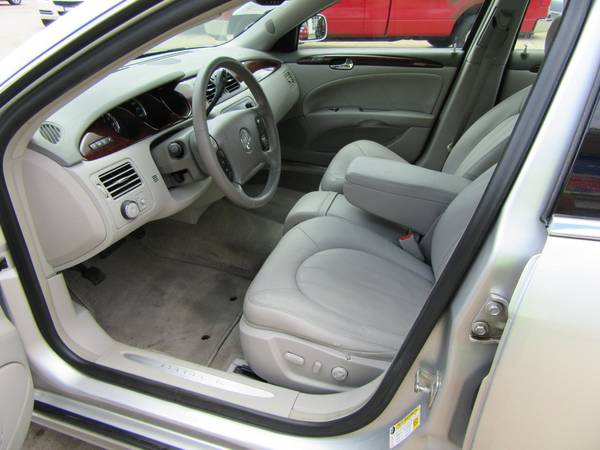 2010 Buick Lucerne CXL-3 for sale in Waterloo, IA – photo 9
