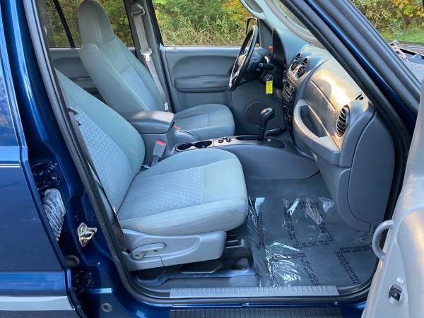 2005 JEEP Liberty Sport 4X4 - cars & trucks - by dealer - vehicle... for sale in Sterling, District Of Columbia – photo 9