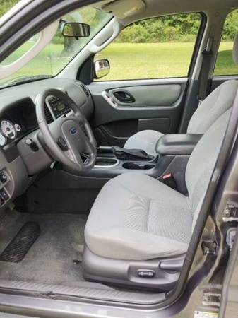 2006 Ford Escape XLT for sale in Johnstown, OH – photo 12
