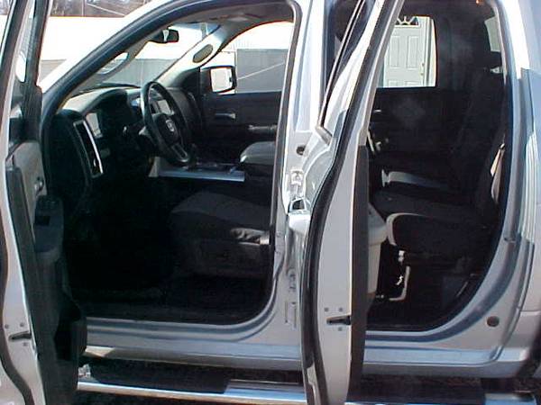 2012 ram quad cab 1500 4x4 - - by dealer - vehicle for sale in Saint Joseph, MO – photo 4
