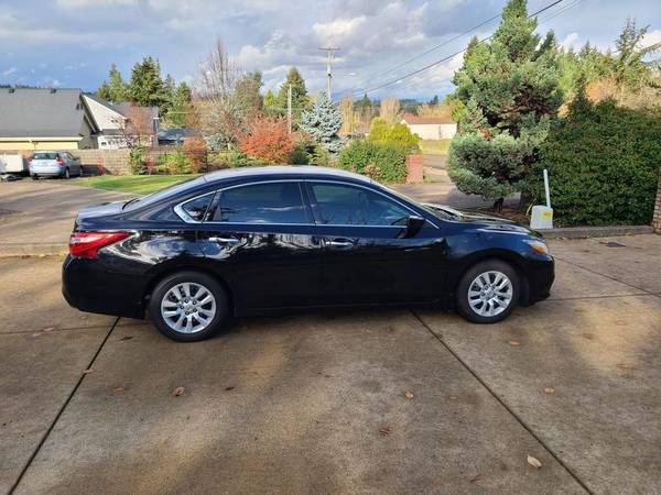 2017 Nissan Altima 2.5 Sedan 4D - cars & trucks - by owner - vehicle... for sale in Albany, OR – photo 4