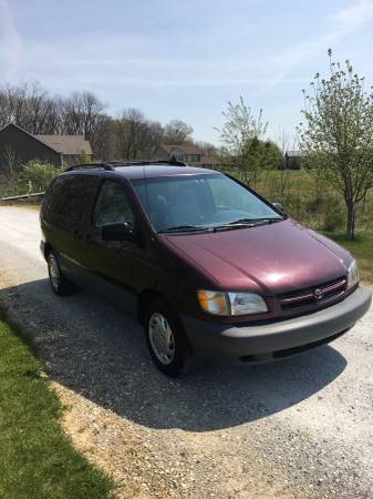 2000 Toyota Sienna LE! Cleanest for sale in Battle Ground, IN – photo 4