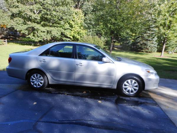2005 Toyota Camry LE only 100,018 miles for sale in Appleton, WI – photo 4