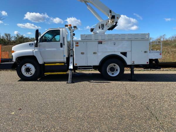 09 CHEVY C8500 UTILITY BODY 47FT BUCKET TRUCK WITH CABLE... for sale in New Egypt, NJ – photo 8