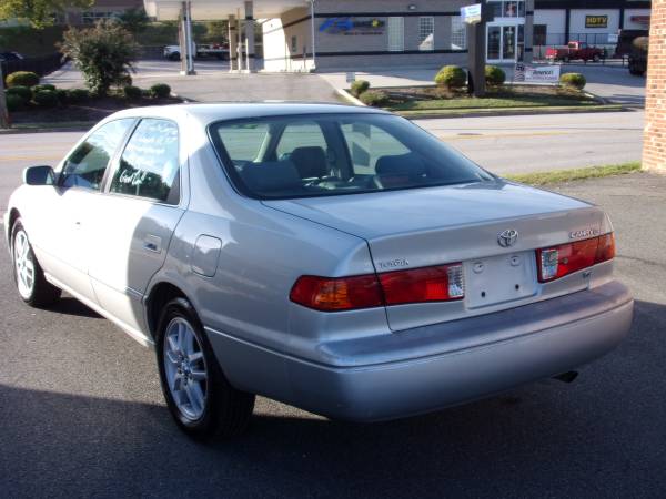 2001 TOYOTA CAMRY XLE - cars & trucks - by dealer - vehicle... for sale in Danville, VA – photo 3