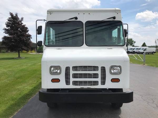 2015 Ford 16' Step Van ****INCLUDES CLOTHING POLES**** for sale in Fenton, MI – photo 8