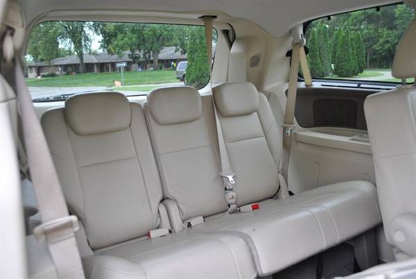 2010 VOLKSWAGEN ROUTAN SE WITH RSE RUST FREE DUAL SCREEN REAR SEAT... for sale in Flushing, MI – photo 10