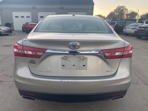 2013 Toyota Avalon XLE *55K Low-Miles!* Loaded! - cars & trucks - by... for sale in Lincoln, NE – photo 7