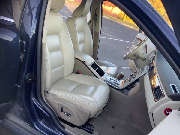 2011 VOLVO V70 AWD T6 WAGON - MINT - RUNS GREAT - COLD AIR -... for sale in Glendale, AZ – photo 15