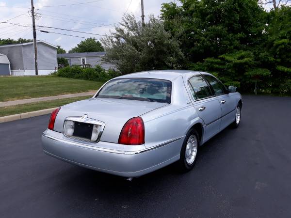 2002 Lincoln Town Car - cars & trucks - by dealer - vehicle... for sale in Bloomington, IN – photo 23