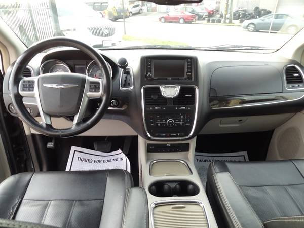 2016 Chrysler Town & Country Touring L - - by dealer for sale in Baltimore, MD – photo 19