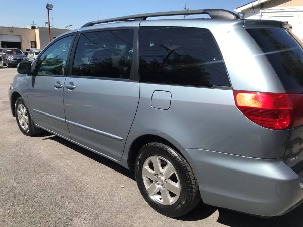 2004 TOYOTA SIENNA XLE LOADED EXCELLENT CONDITION MINI VAN for sale in Downers Grove, IL – photo 3