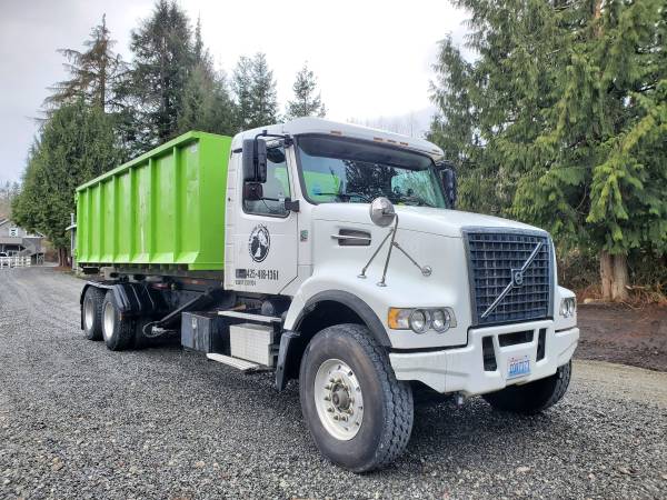 2004 Volvo Dumpster Truck Roll Off Containers - - by for sale in Lake Stevens, WA – photo 2