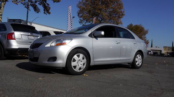2011 Toyota Yaris: BUY HERE PAY HERE - cars & trucks - by dealer -... for sale in Fresno, CA – photo 3