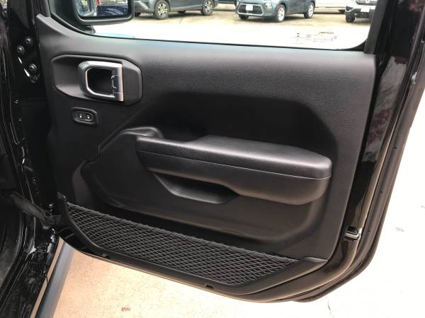 FRONT AND REAR LOCKERS UNSTUCKABLE! 2019 JEEP WRANGLER RUBICON 4x4 for sale in Hanamaulu, HI – photo 12