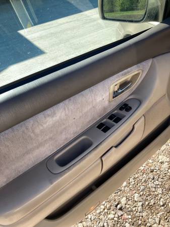 2002 Toyota Avalon XL - Bench seat for sale in Topeka, KS – photo 10