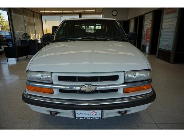 2001 Chevrolet Chevy S10 Crew Cab LS Short Bed WE CAN BEAT ANY RATE... for sale in Sacramento , CA – photo 2