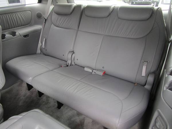 2006 Toyota Sienna One Owner Rust Free Nice All Wheel Drive for sale in Minerva, OH – photo 6
