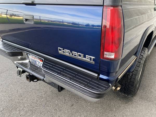 1996 Chevrolet Suburban C2500. 454 ENGINE**7.4L V8** MONSTER TRUCK*... for sale in Arleta, CA – photo 19