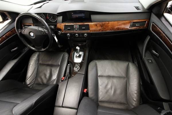 2010 BMW 5 Series 528i xDrive - - by dealer - vehicle for sale in Golden Valley, MN – photo 12