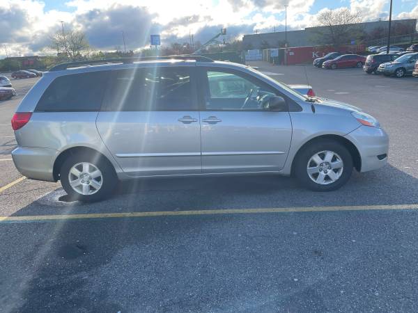 toyota sienna for sale in North Royalton, OH – photo 3