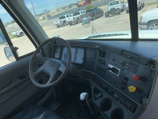 2006 FREIGHTLINER COLUMBIA FLAT ROOF W/SLEEPER for sale in Midland, TX – photo 6