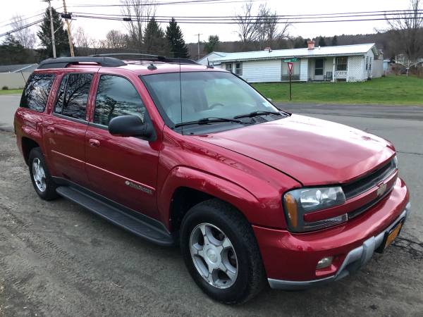2005 Chevy 4WD Trailblazer LT Extended - cars & trucks - by owner -... for sale in Vestal, NY – photo 3