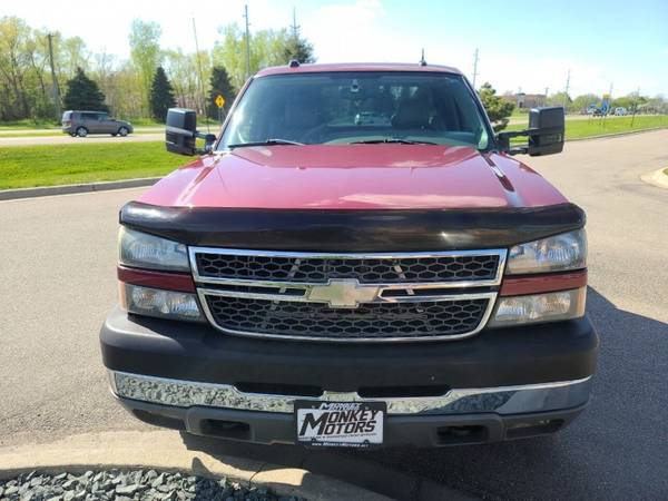 2005 Chevrolet Silverado 2500HD LT 4dr 4WD SB ONLY 99K MILES - cars for sale in Faribault, WI – photo 3