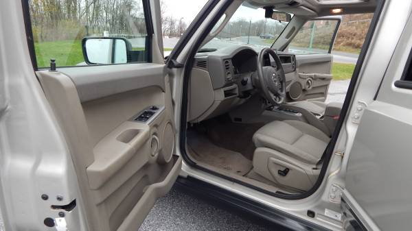 2006 Jeep Commander. 65 - cars & trucks - by owner - vehicle... for sale in HARRISBURG, PA – photo 9