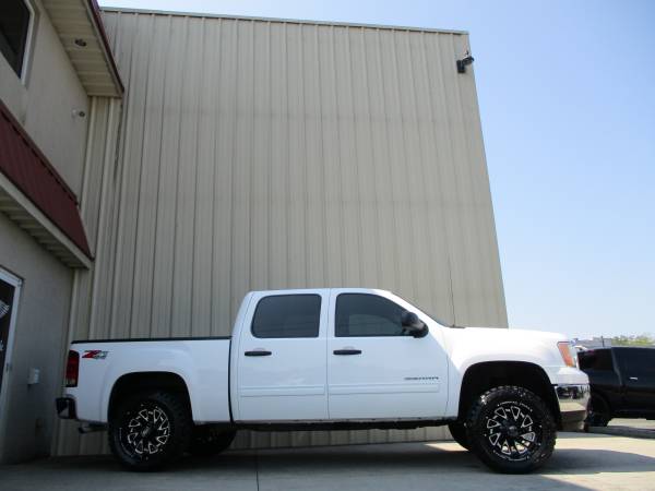 LIFTED 2013 GMC SIERRA 1500 4X4 CREWCAB NEW 33X12.50'S *124,343 MILE$* for sale in KERNERSVILLE, SC – photo 2