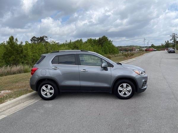 2020 Chevy Chevrolet Trax LT suv Gray - - by dealer for sale in Goldsboro, NC – photo 9