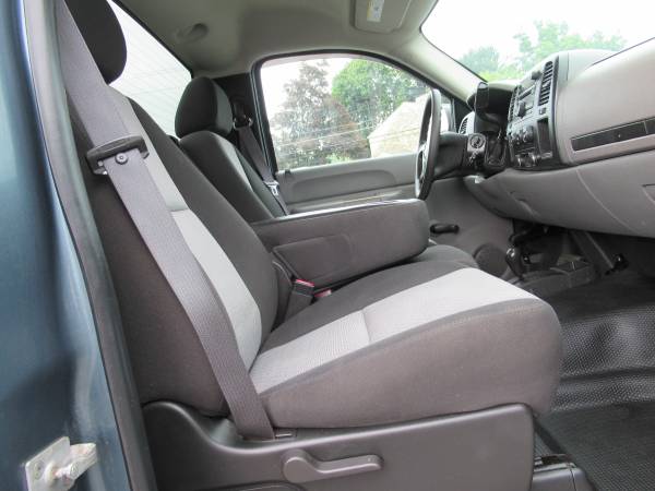 2008 GMC SIERRA 1500 REGULAR CAB 4WHEEL DRIVE-LIFT KIT-4.8LITER NICE for sale in NY, NY – photo 12