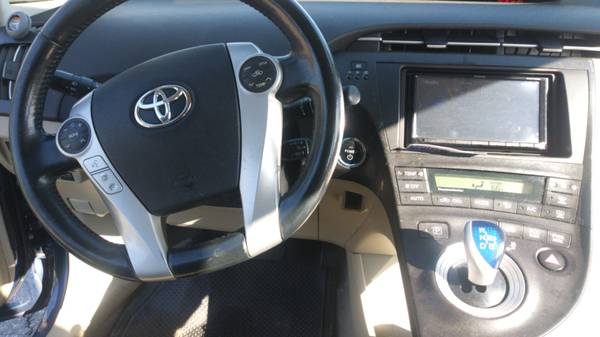 2010 Toyota Prius IV HATCHBACK/ HYBRID 1.8L - cars & trucks - by... for sale in Hawthorne, CA – photo 8