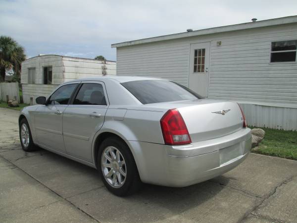 EON AUTO 2006 CHRYSLER 300 LOADED LEATHER FINANCE WITH $995 DOWN -... for sale in Sharpes, FL – photo 4