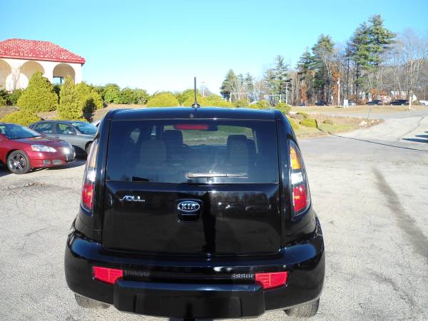 2011 Kia Soul One Hands Free Bluetooth 1 owner**1 year Warranty** -... for sale in Hampstead, MA – photo 6