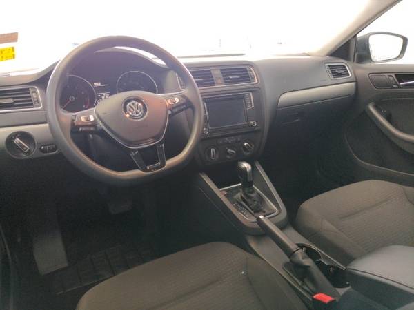 2016 Volkswagen Jetta FWD 4D Sedan/Sedan 1 4T SE for sale in Dubuque, IA – photo 10